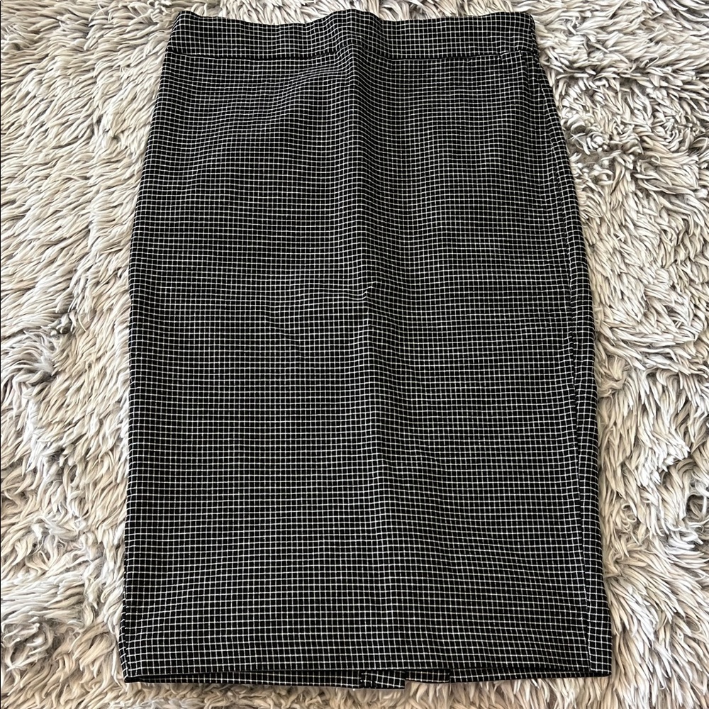 Classic Black and White Checkered Skirt